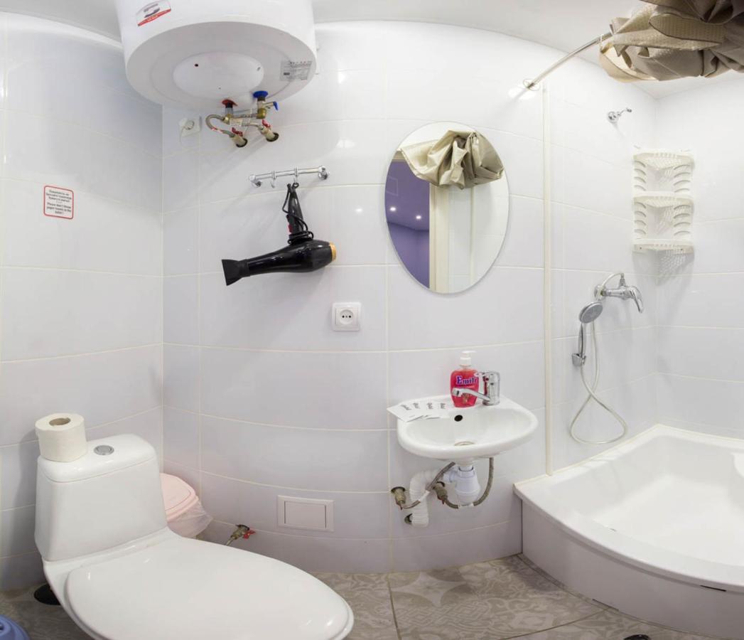 Studio Near Metro Yaroslava Mudroho, Universytet - Mykoly Khvylovoho Str 5-3 Carcóvia Exterior foto