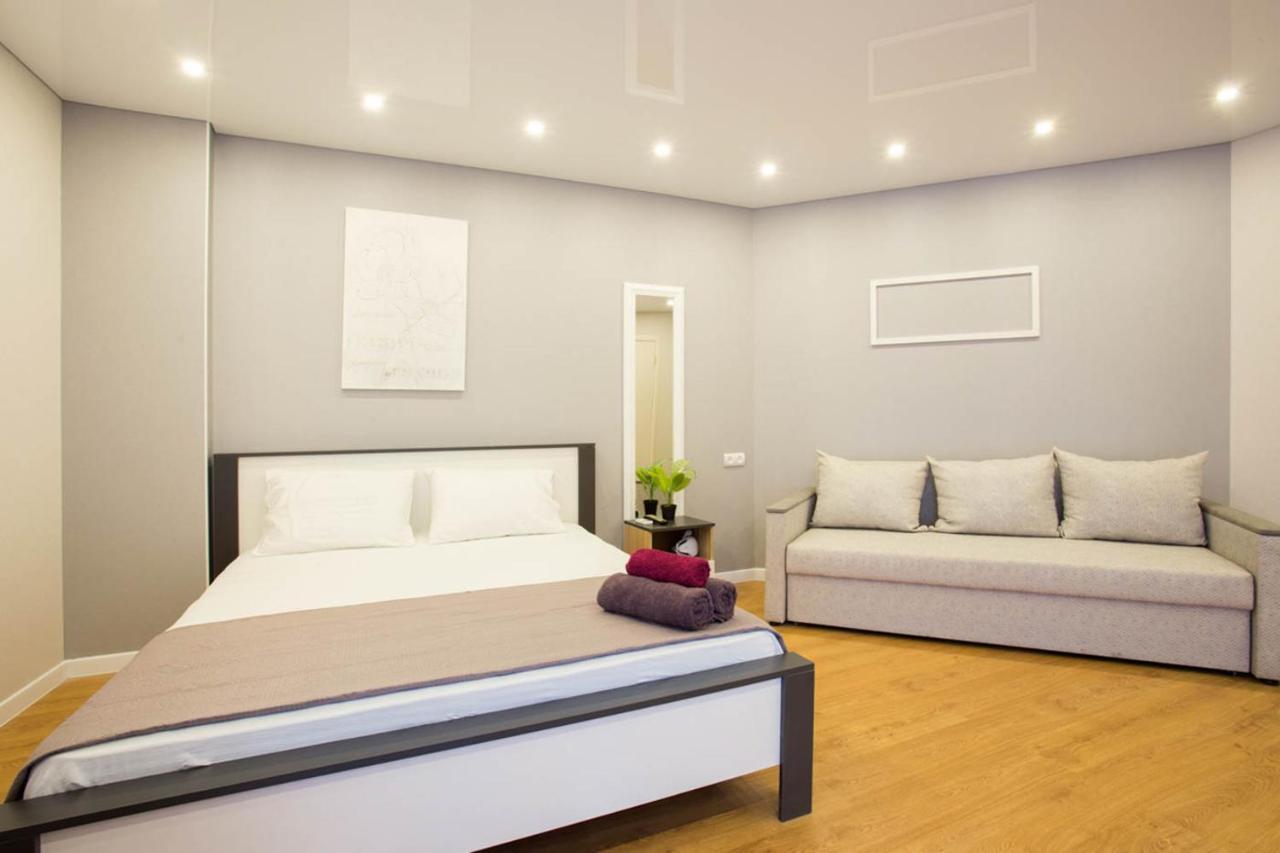 Studio Near Metro Yaroslava Mudroho, Universytet - Mykoly Khvylovoho Str 5-3 Carcóvia Exterior foto