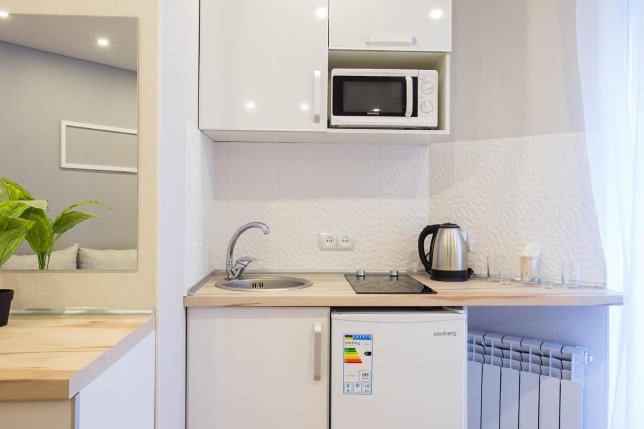 Studio Near Metro Yaroslava Mudroho, Universytet - Mykoly Khvylovoho Str 5-3 Carcóvia Exterior foto